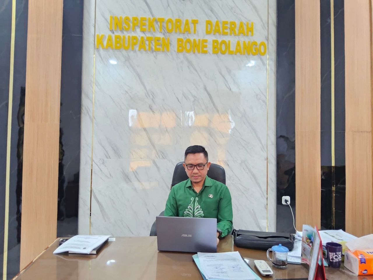 Inspektur Daerah Kabupaten Bone Bolango mengikuti Rapat secara Zoom Meeting tentang Koordinasi Nasional dalam rangka merespons kenaikan harga beras yang terjadi di 214 daerah di Indonesia.